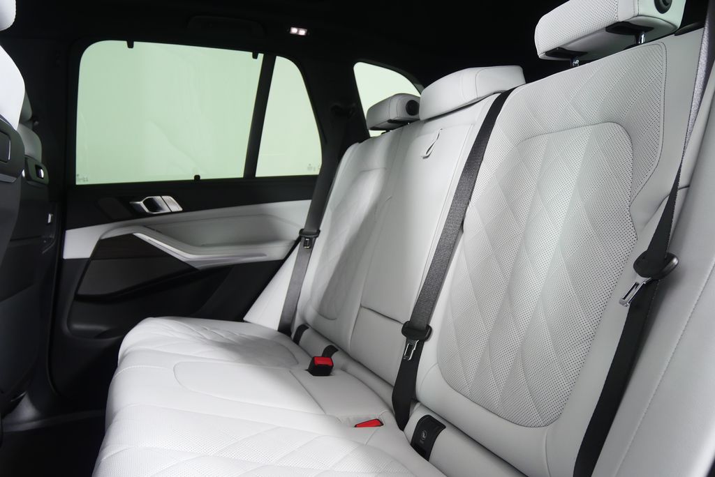 Thumbnail: 2026 BMW X5 - 16