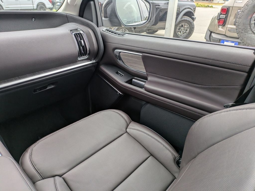 2025 Ford Expedition Platinum MAX