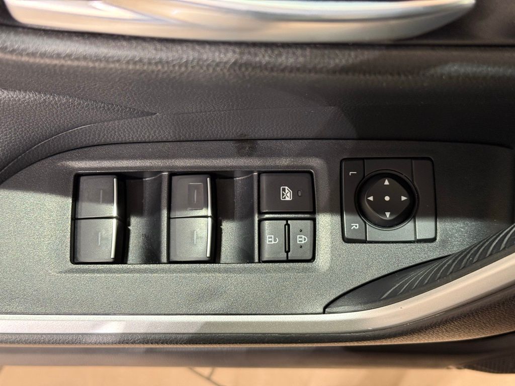 2024 Toyota RAV4 XLE 16