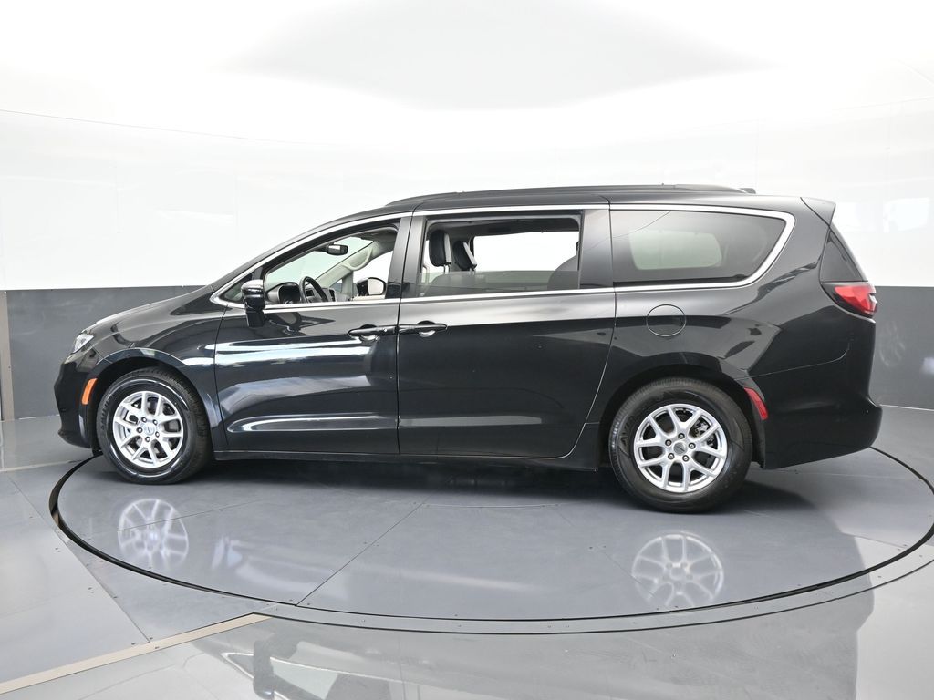 Used 2022 Chrysler Pacifica Touring L with VIN 2C4RC1BG2NR215410 for sale in Miami, FL