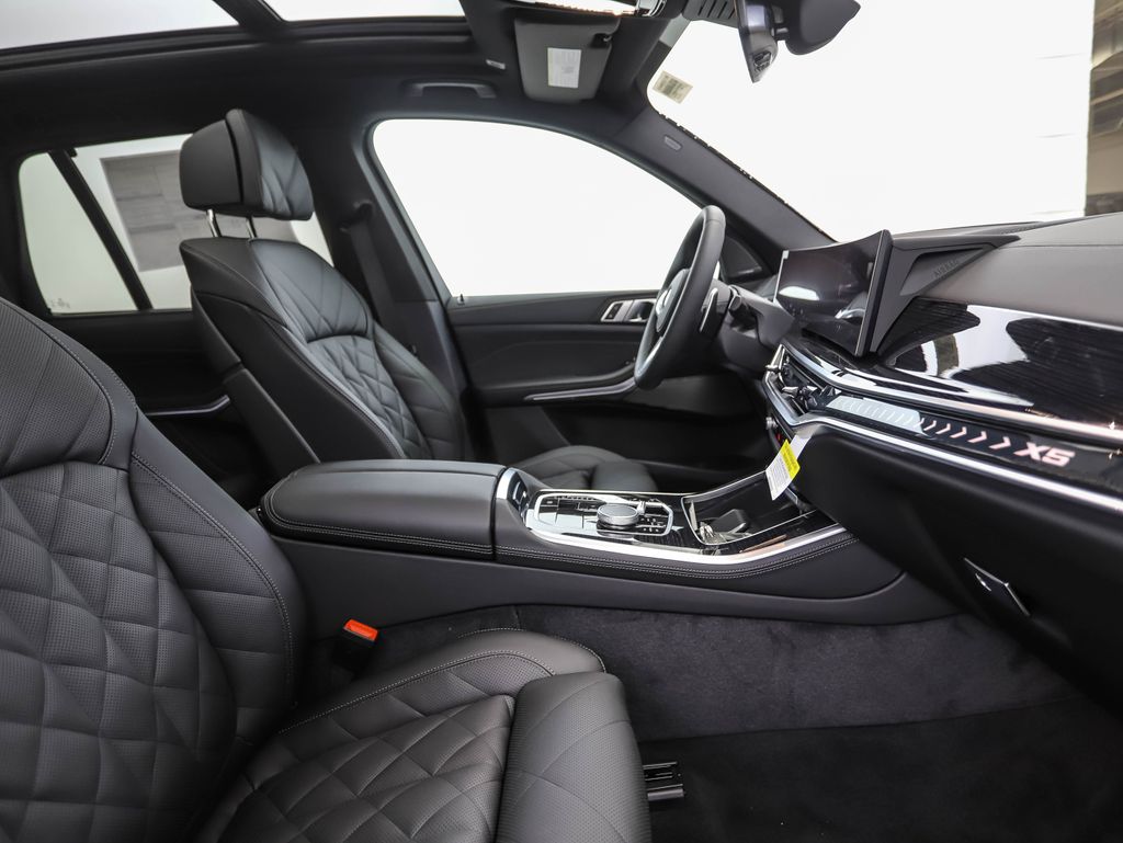 Thumbnail: 2026 BMW X5 - 30