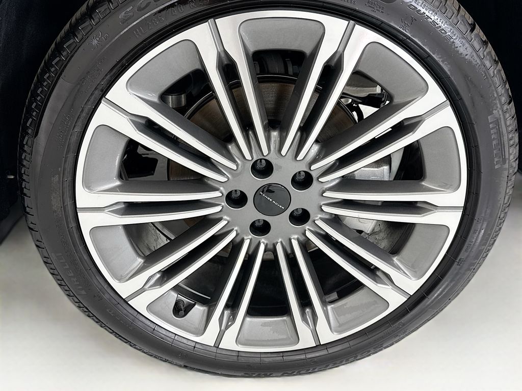 Thumbnail: 2026 Land Rover Range Rover Sport - 30