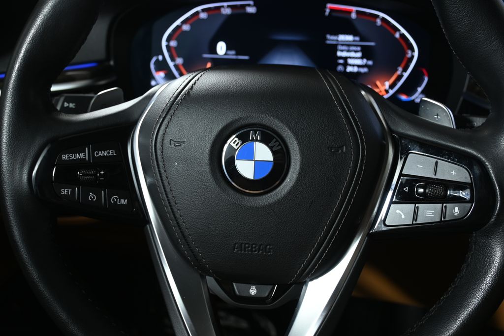 Thumbnail: 2023 BMW 5 Series - 19