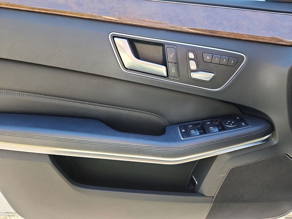Thumbnail: 2014 Mercedes-Benz E-Class - 12