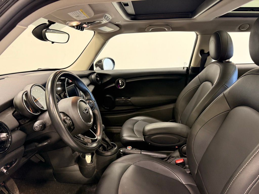 Thumbnail: 2019 MINI Cooper - 6
