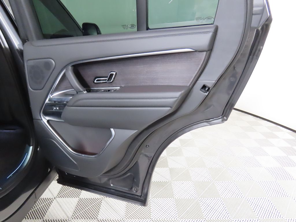 Thumbnail: 2025 Land Rover Range Rover - 28