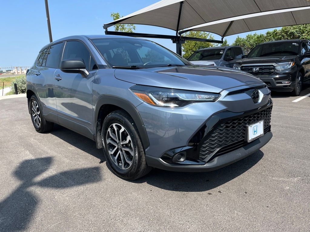 Thumbnail: 2025 Toyota Corolla Cross - 3
