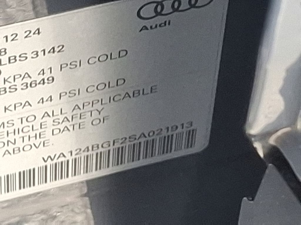 Thumbnail: 2025 Audi Q6 e-tron - 26