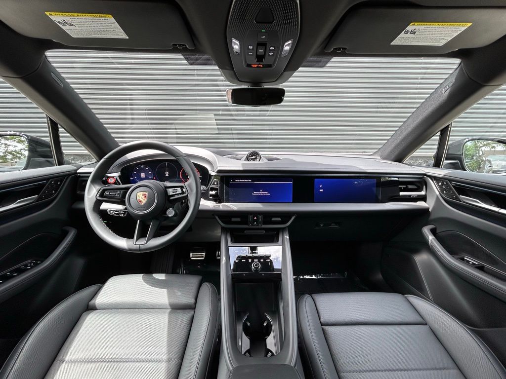 Thumbnail: 2025 Porsche Macan - 6
