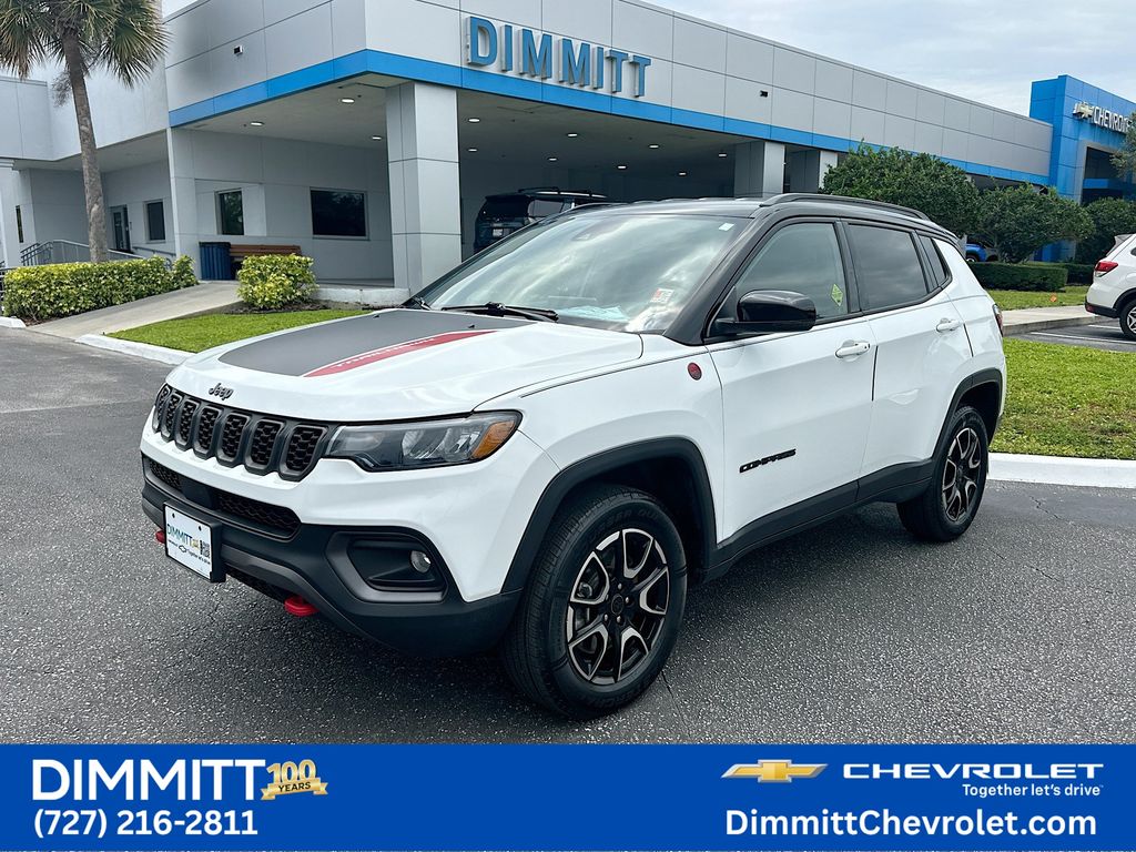 Bright White Clearcoat 2025 Jeep Compass SUV / Crossover Four-Wheel Drive 8-Speed Automatic