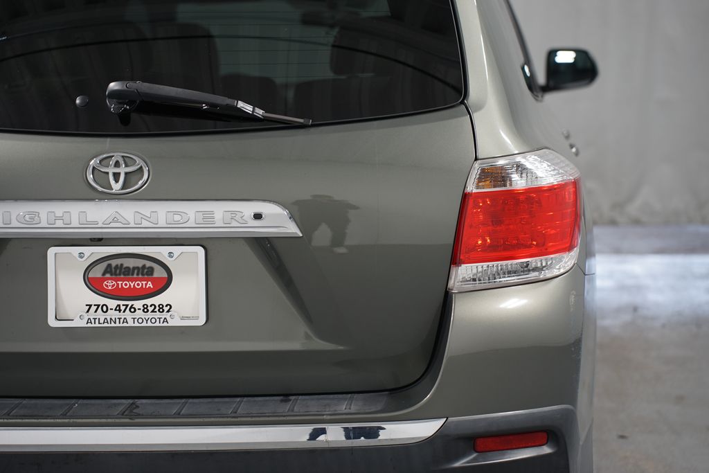 2011 Toyota Highlander Base 10