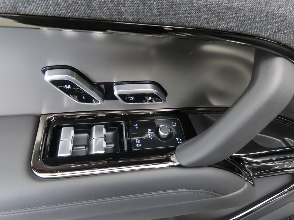 Thumbnail: 2026 Land Rover Range Rover Sport - 23