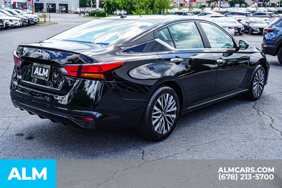 2025 Nissan Altima SV - Photo 6