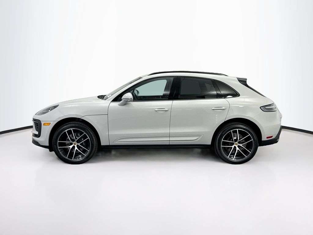 Thumbnail: 2026 Porsche Macan - 2