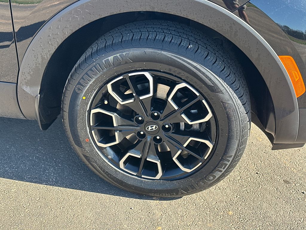Used 2022 Black Hyundai SEL image 12