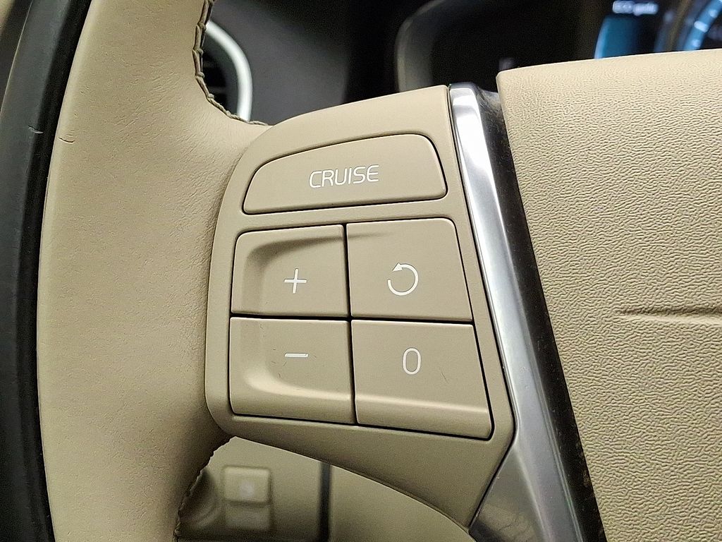 Thumbnail: 2016 Volvo XC60 - 23