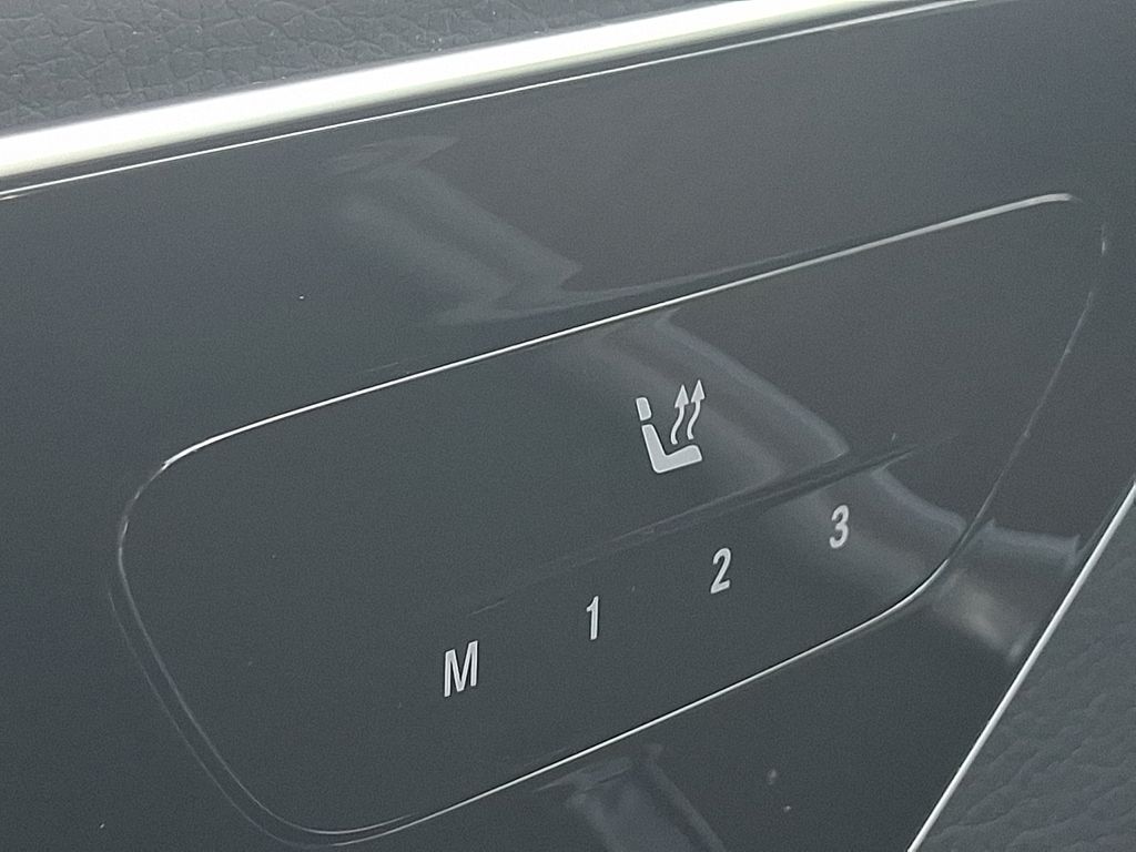 Thumbnail: 2023 Mercedes-Benz GLC - 25