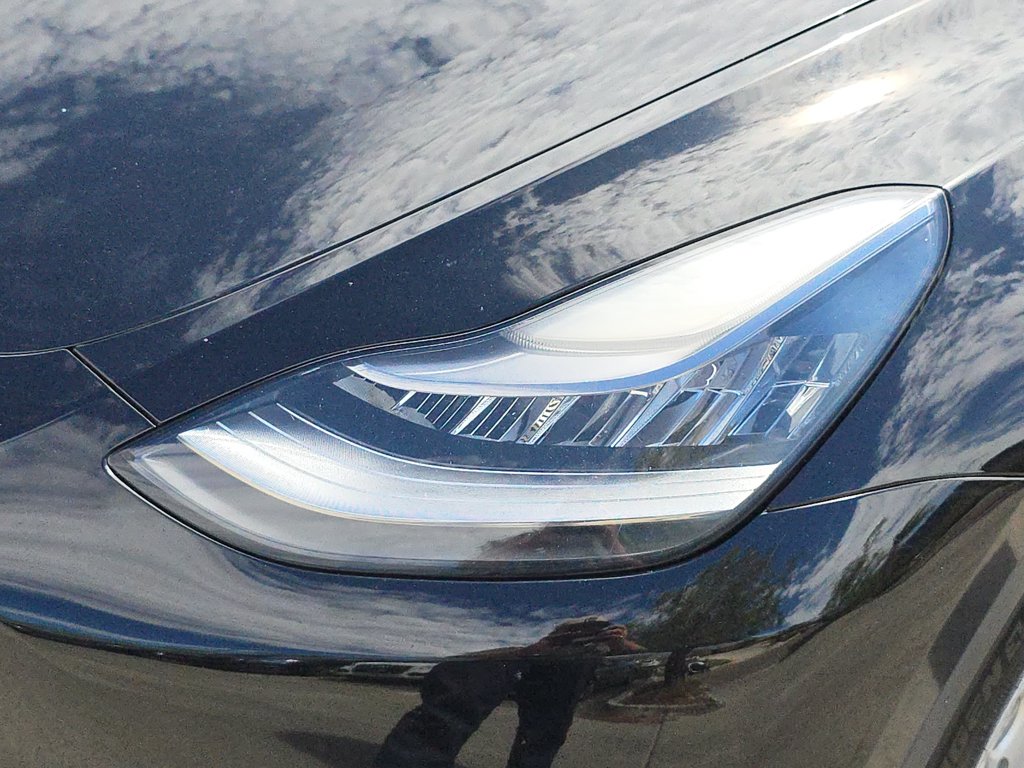 Used 2021 White Tesla Long Range image 35