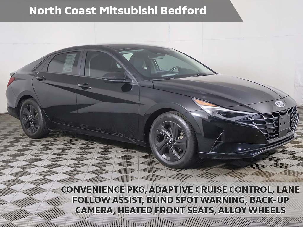 Phantom Black 2022 Hyundai Elantra Sedan Front-Wheel Drive Continuously Variable Transmission