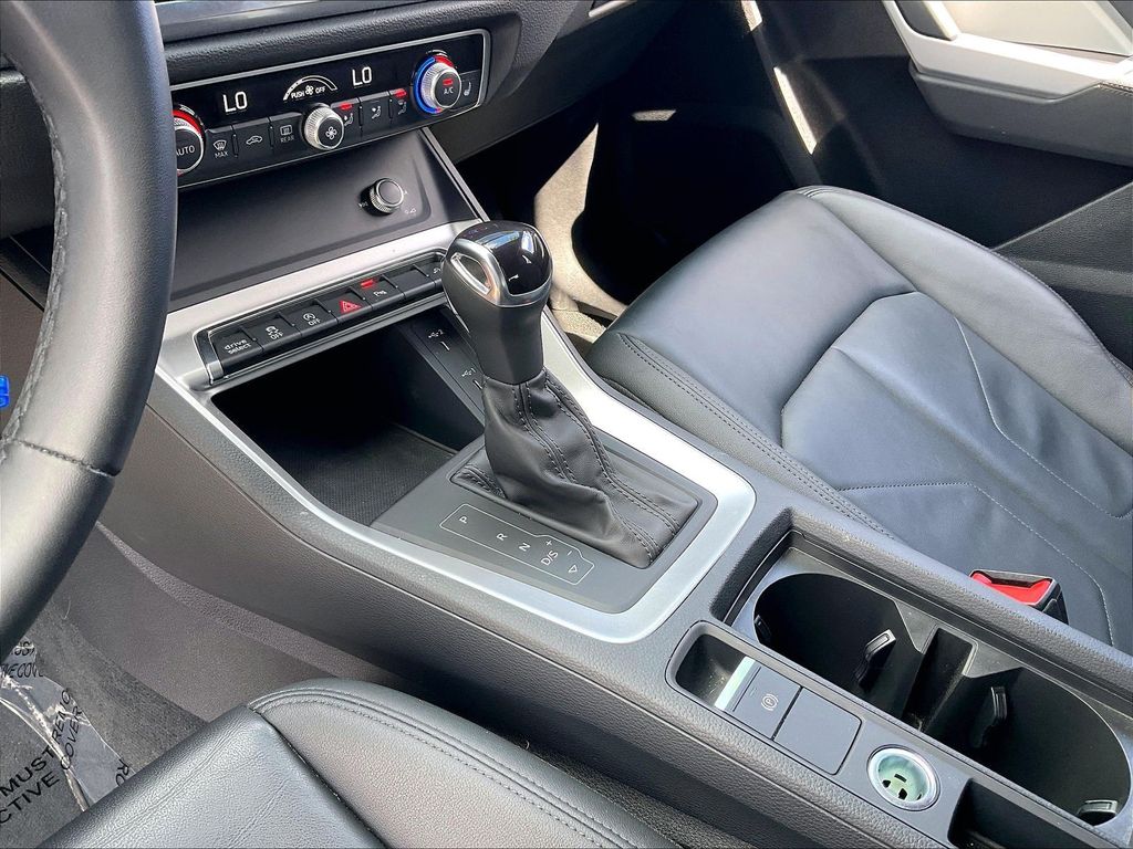 2025 Audi Q3 — photo 19