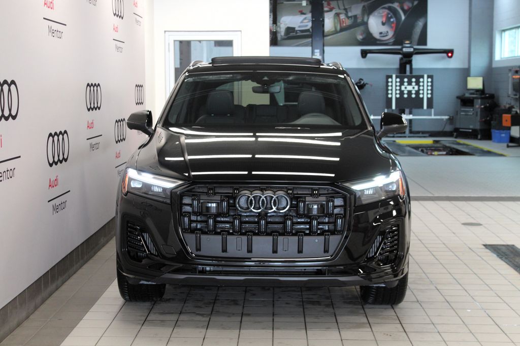 Thumbnail: 2026 Audi Q7 - 9