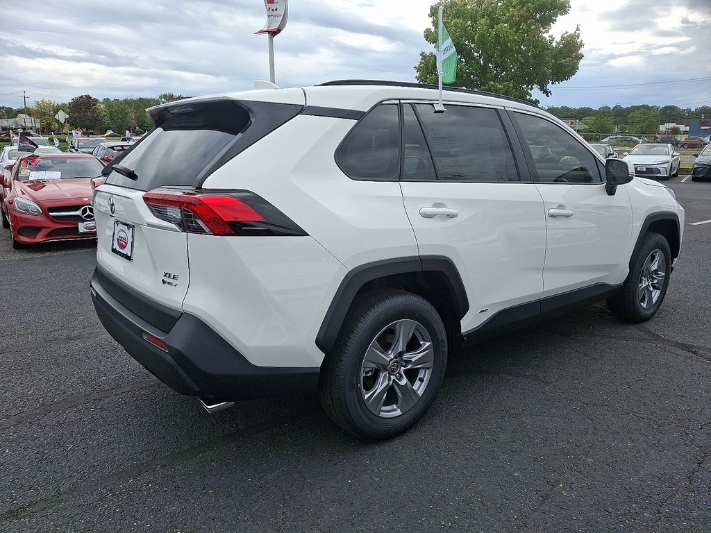 Thumbnail: 2025 Toyota RAV4 - 5