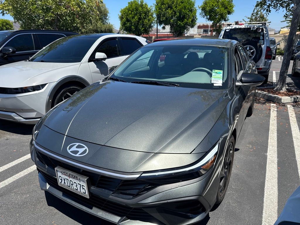 Amazon Gray 2026 Hyundai Elantra Sedan Front-Wheel Drive Continuously Variable Transmission