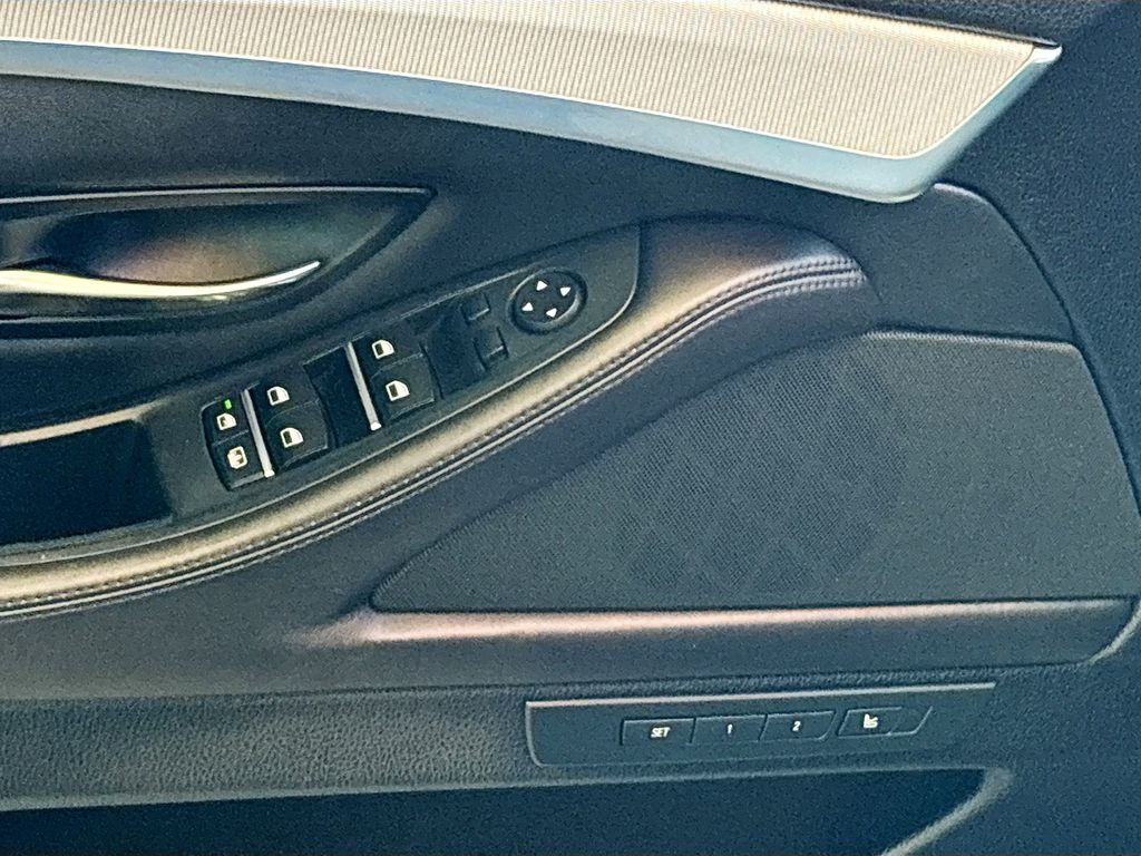 Thumbnail: 2016 BMW M5 - 23