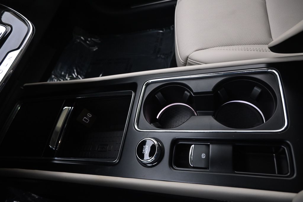 New 2026 White Lincoln Reserve image 31