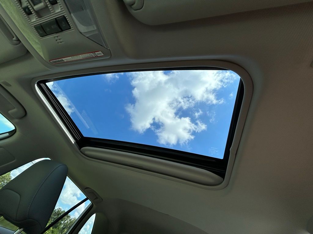 Thumbnail: 2024 Toyota RAV4 - 31