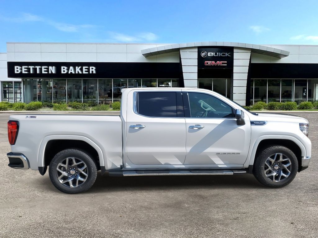 2024 GMC Sierra 1500 SLT 8