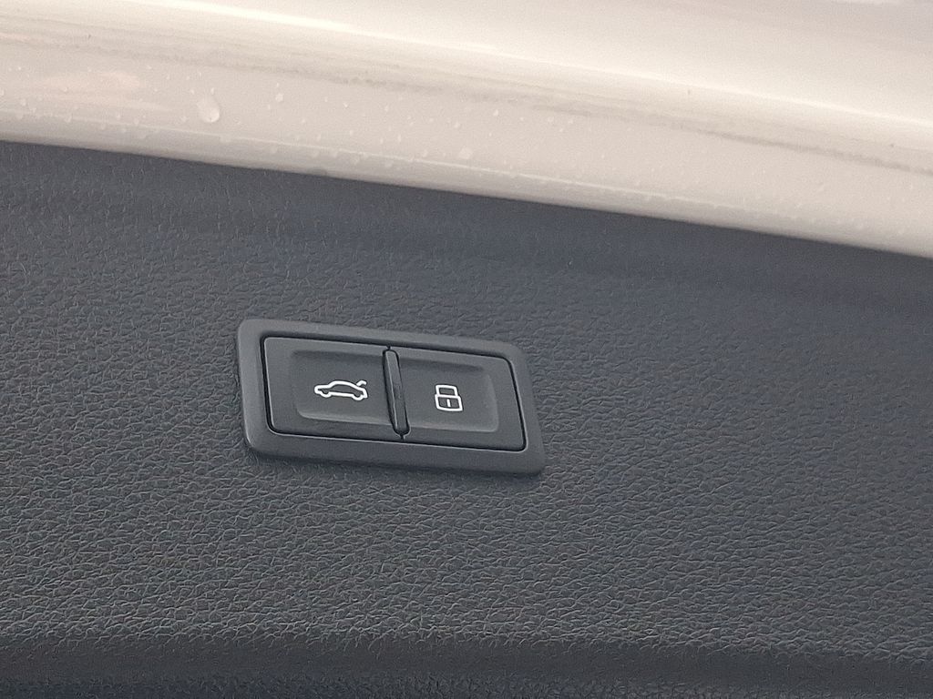 Thumbnail: 2023 Audi Q5 - 30