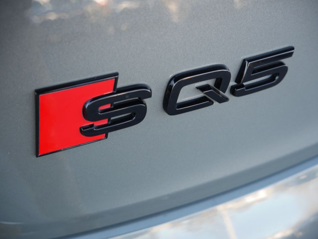 Thumbnail: 2023 Audi SQ5 - 9