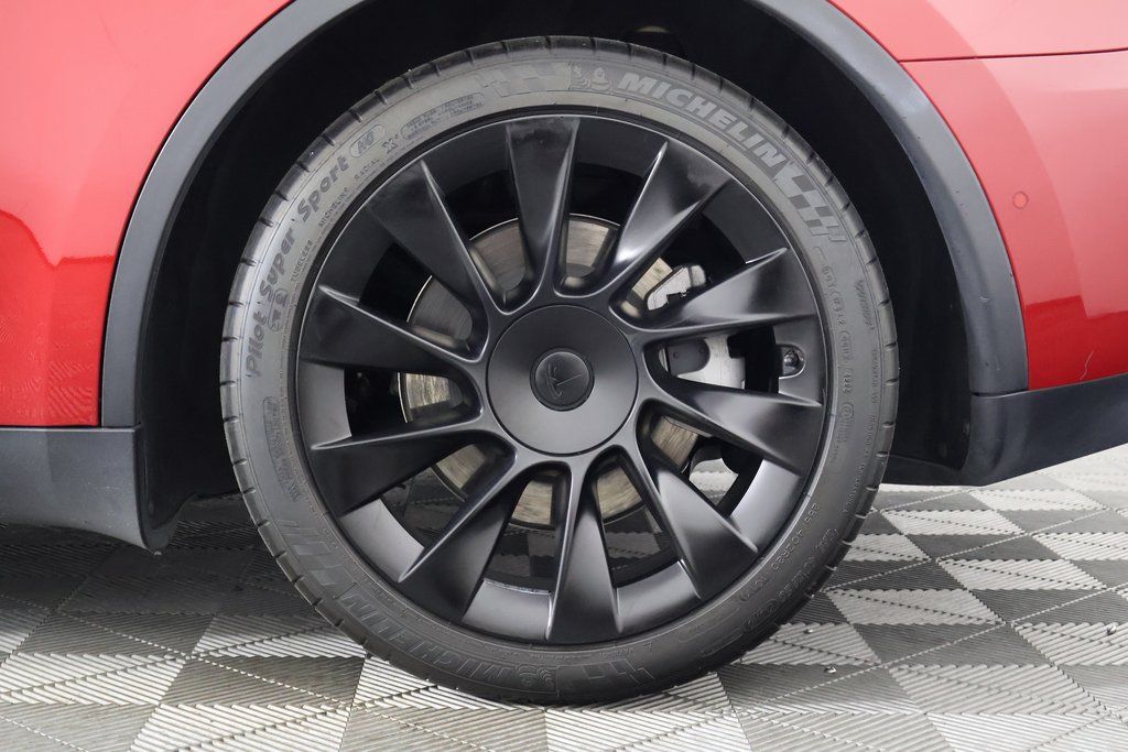 Thumbnail: 2022 Tesla Model Y - 17