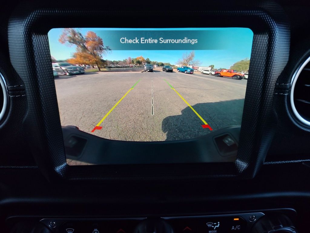 Used Car 2023 Jeep Gladiator  Overland For Sale Under $30,000 In Austin, Texas