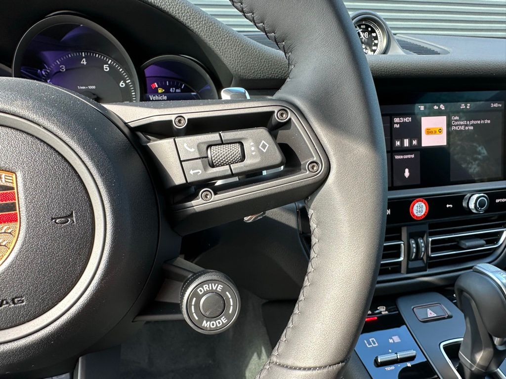 Thumbnail: 2026 Porsche Macan - 16