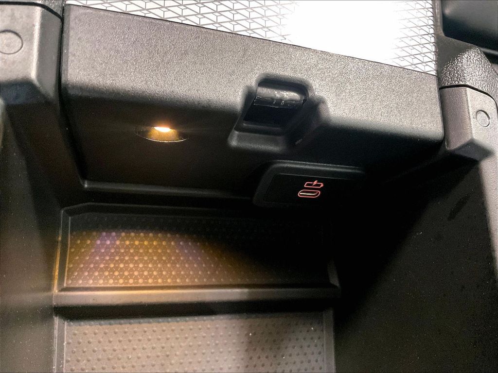 2026 BMW 3 Series — photo 27
