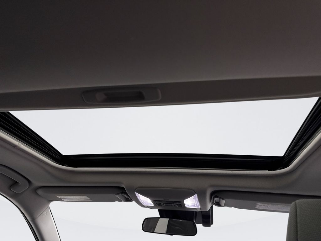 Thumbnail: 2022 Toyota RAV4 - 17