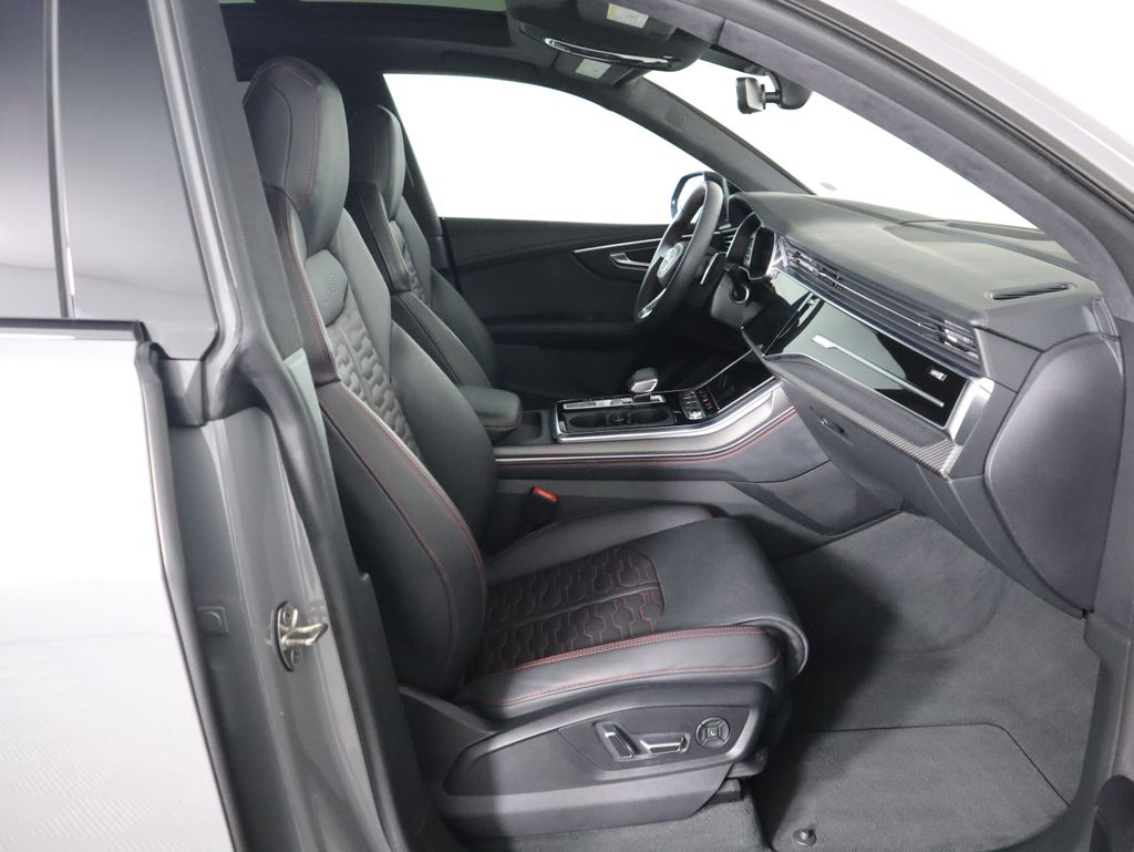 Thumbnail: 2024 Audi RS Q8 - 21