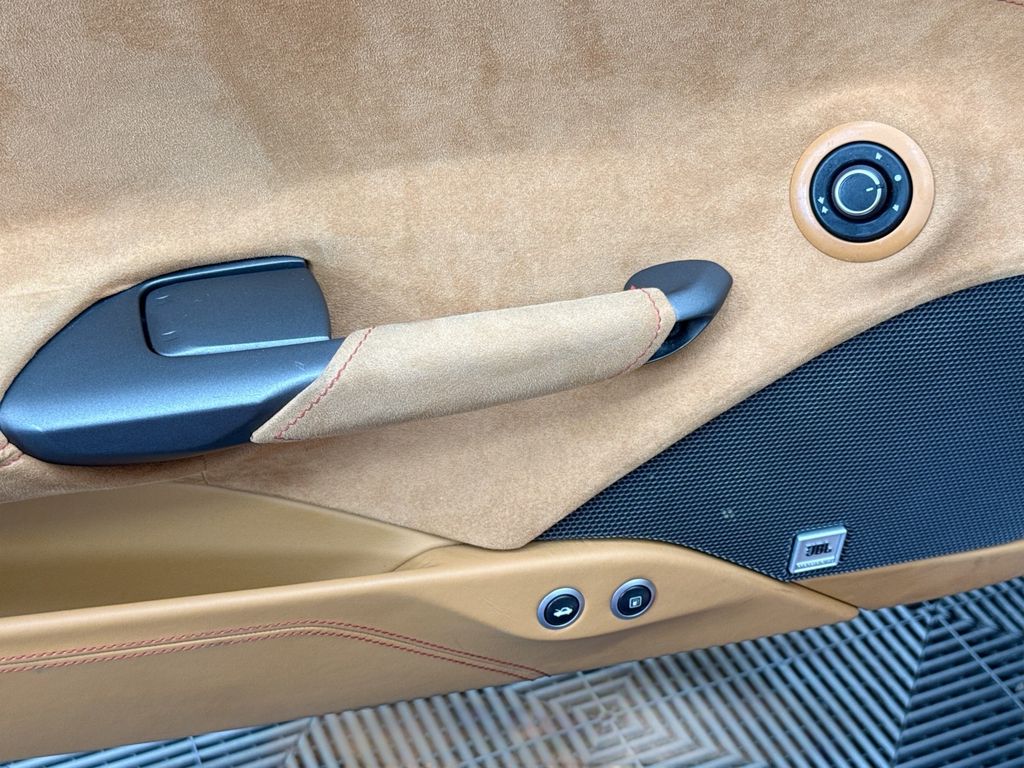 Thumbnail: 2019 Ferrari 488 - 28