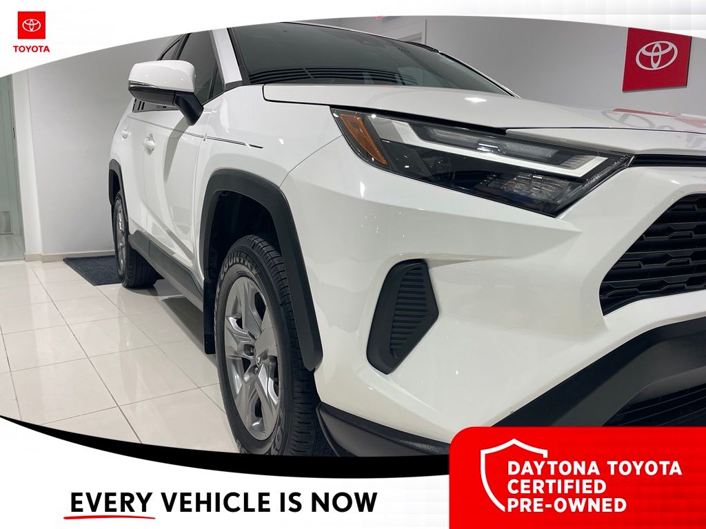 2024 Toyota RAV4 XLE - Photo 2