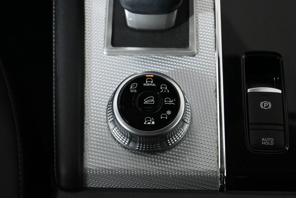 Thumbnail: 2022 Mitsubishi Outlander - 26