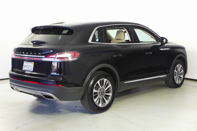 2022 Lincoln Nautilus Standard 7