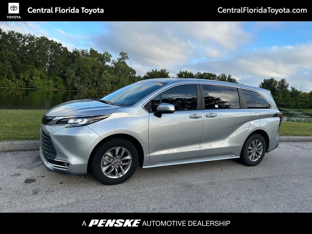 Thumbnail: 2023 Toyota Sienna - 1
