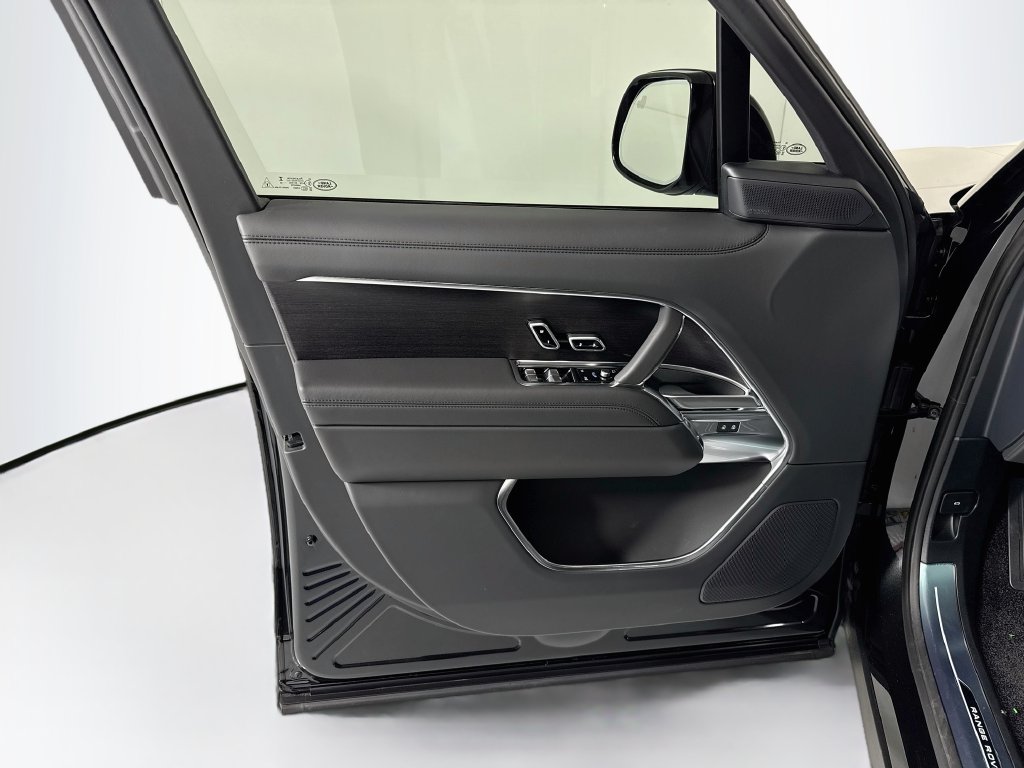 Thumbnail: 2026 Land Rover Range Rover - 24