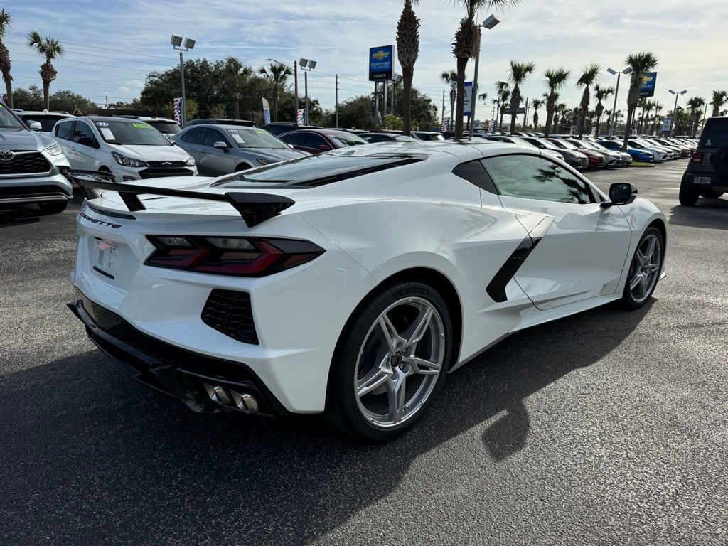 2025 Chevrolet Corvette Stingray 8