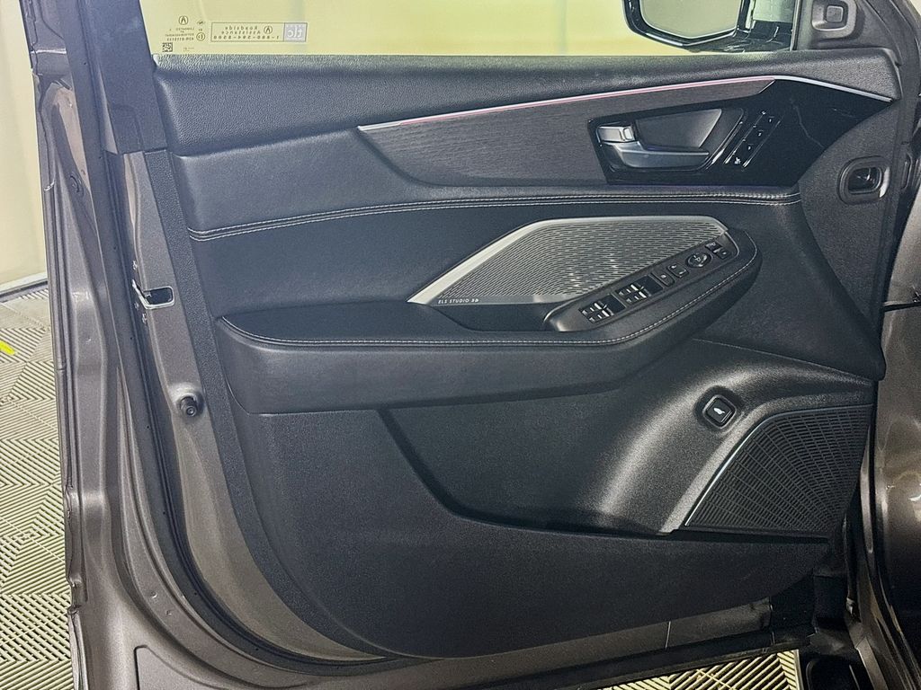 2022 Acura MDX Advance