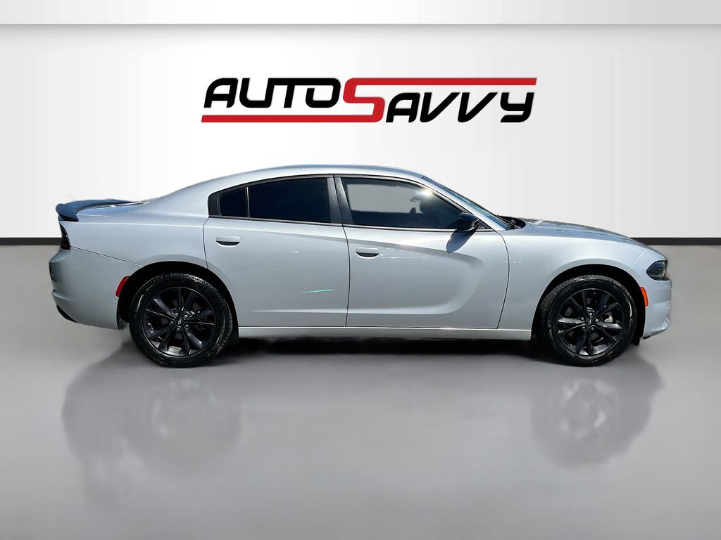 Used 2023 Silver Dodge SXT image 8