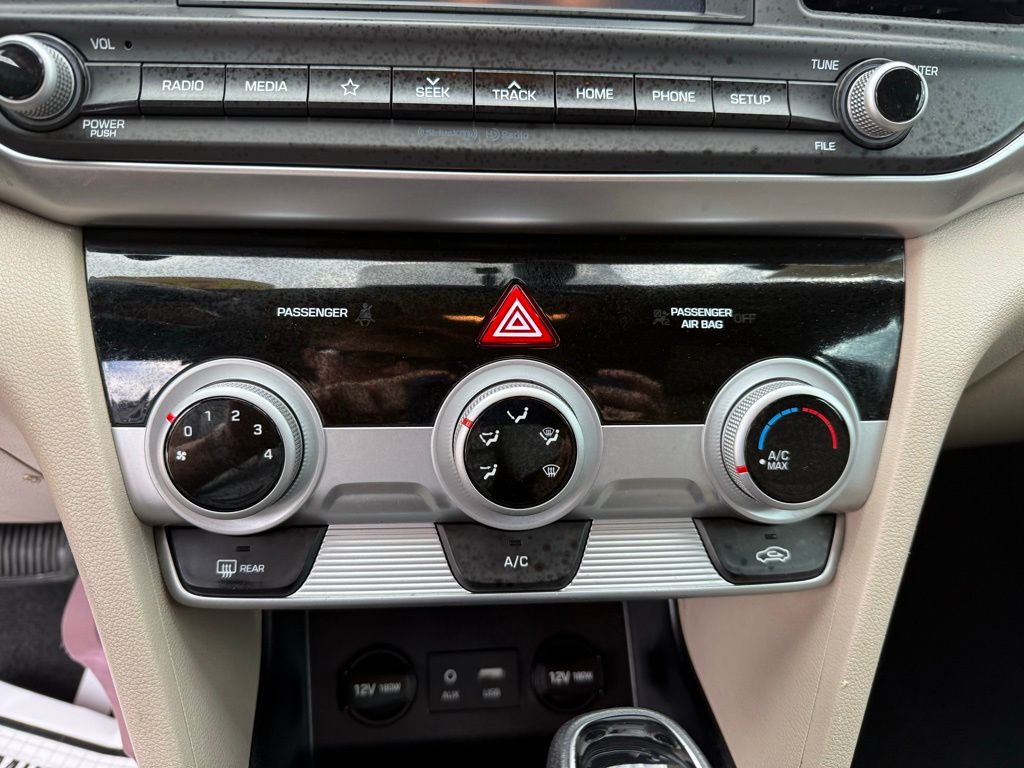 Thumbnail: 2019 Hyundai Elantra - 18