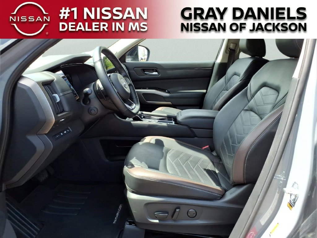 Used 2025 Nissan Pathfinder SUV